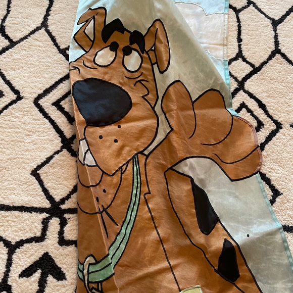 Vintage Scooby Doo Outdoor Flag Flowers and Sky - Picture 9 of 9